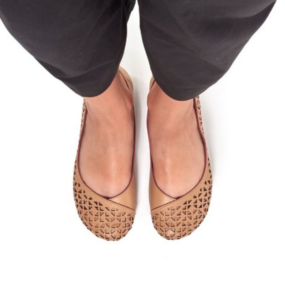 New Brazilian Outer Beige Cutout Perforated Leather Ballerina Flats Solftwalk 6